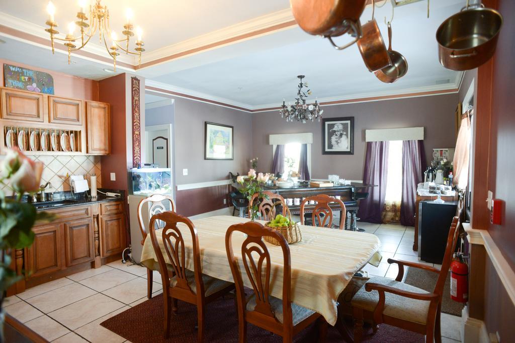 Naomi'S Inn Bed & Breakfast Springfield Buitenkant foto