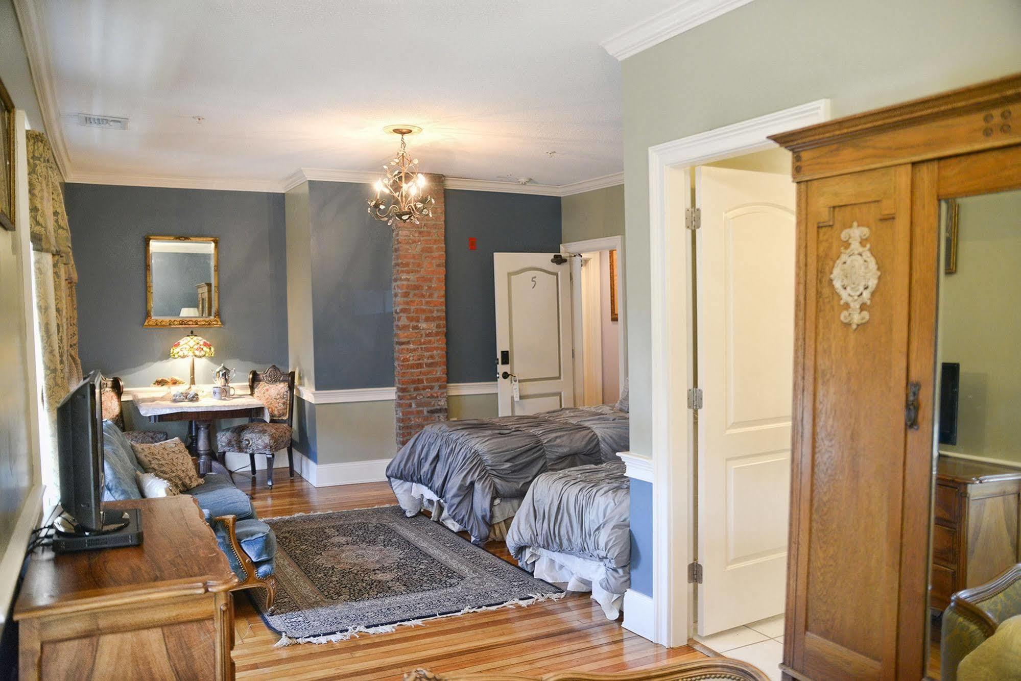 Naomi'S Inn Bed & Breakfast Springfield Buitenkant foto